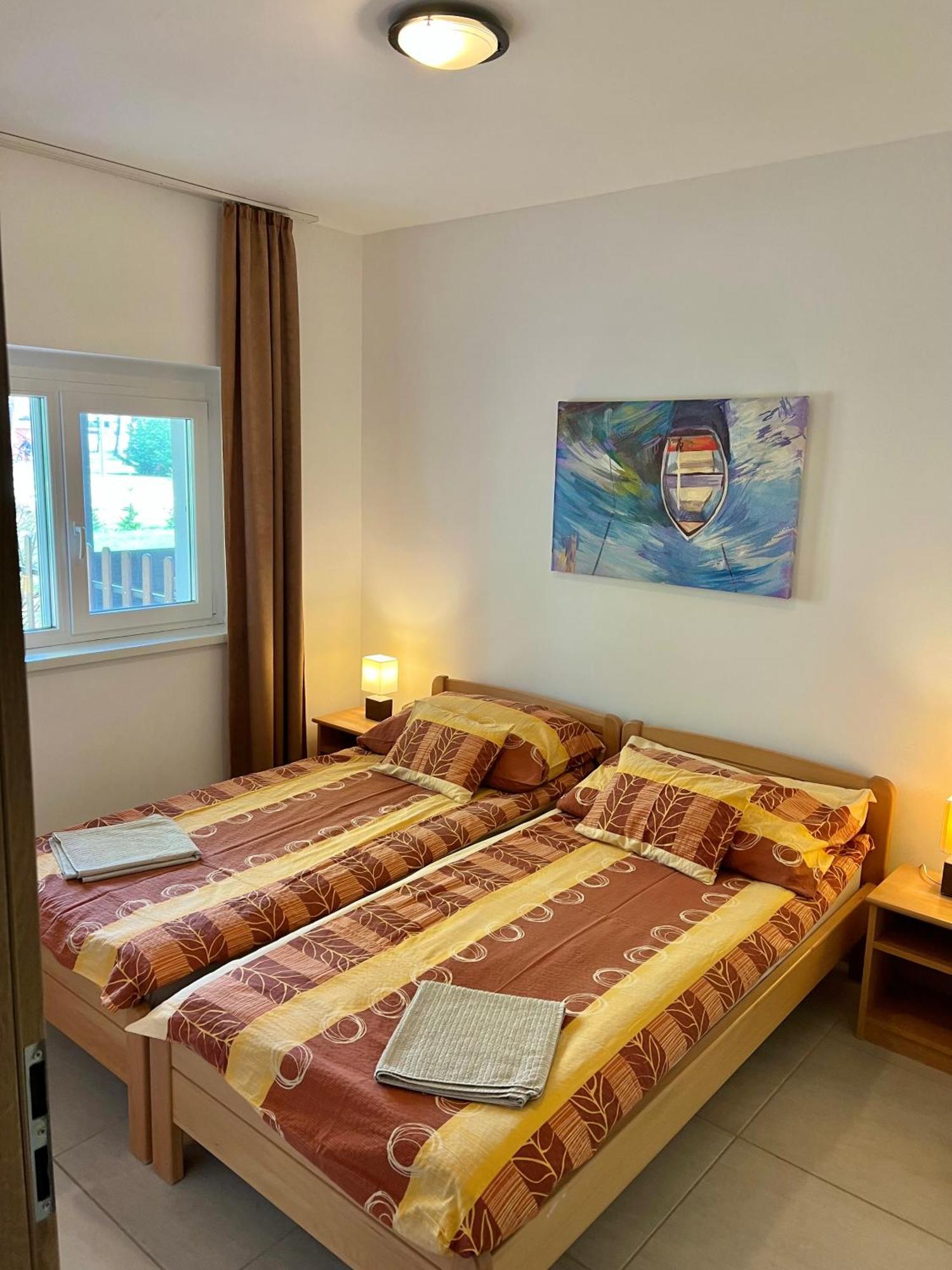 Waterfront Apartmanok 扎马迪 外观 照片