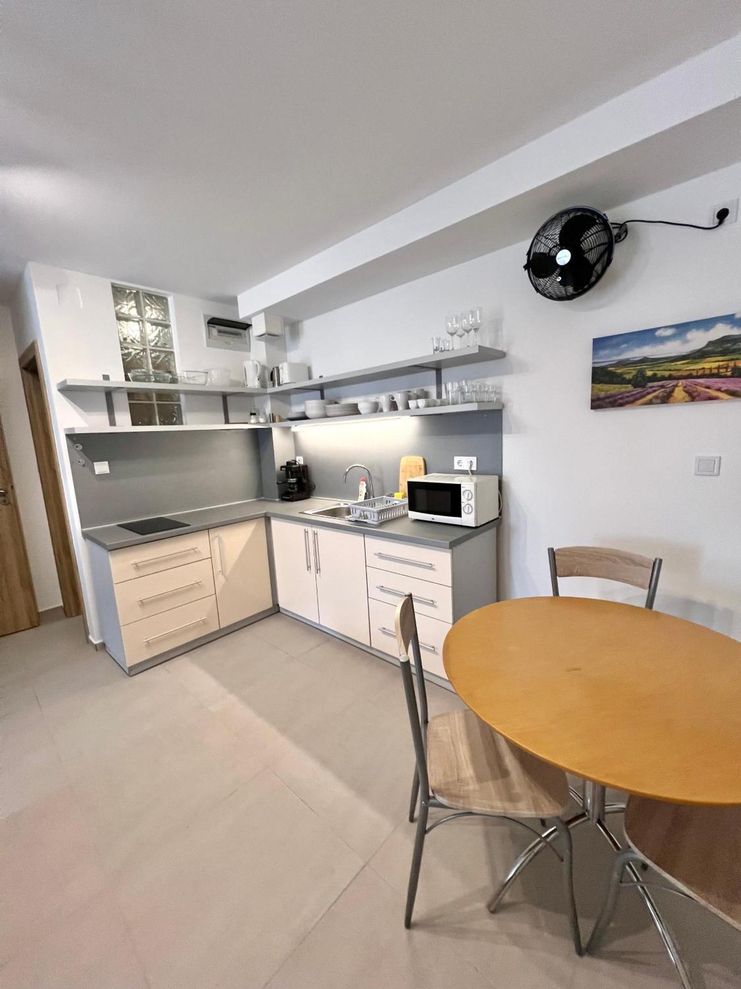 Waterfront Apartmanok 扎马迪 外观 照片